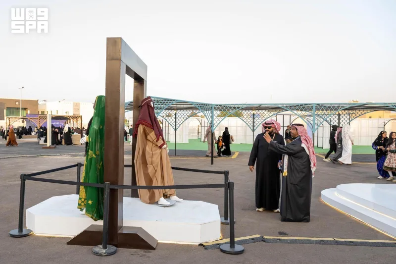 من "المزند" العسيري إلى "الكرتة" المدينية.. أزياء المرأة السعودية التقليدية خريطة للهوية