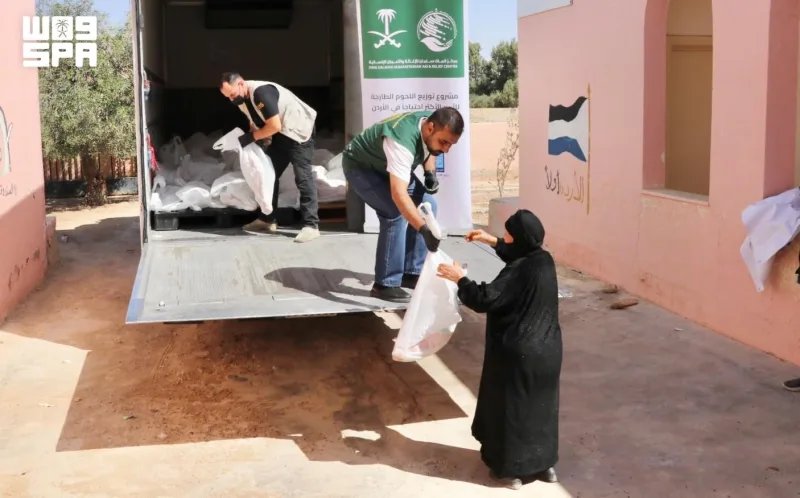 "سلمان للإغاثة" يبدأ توزيع اللحوم الطازجة على أسر اللاجئين في الأردن من الكرك
