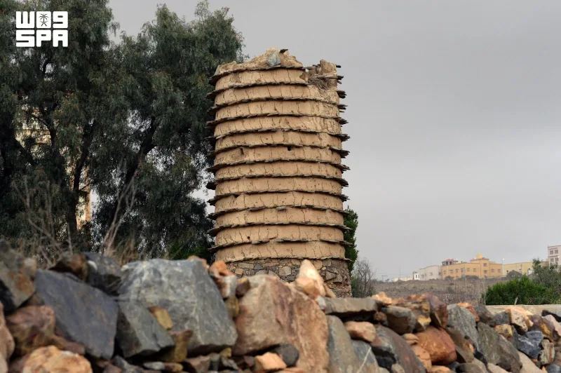 በአሲር የሚገኙት «ቀሰባት»፦ በጥንት ጊዜ ለጥበቃና ለስንቅ ማከማቻ ያገለገሉ ማማዎች