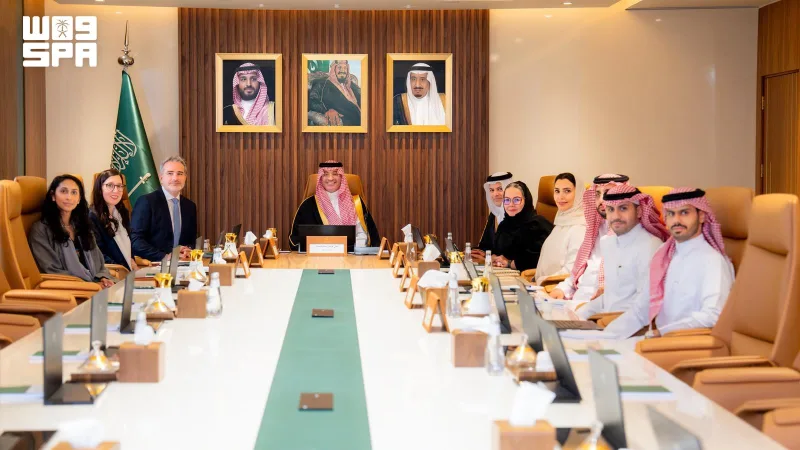 المغلوث وأنطوني نقاش يبحثان توسيع شراكة الإعلام وGoogle في الذكاء الاصطناعي والسلامة الرقمية