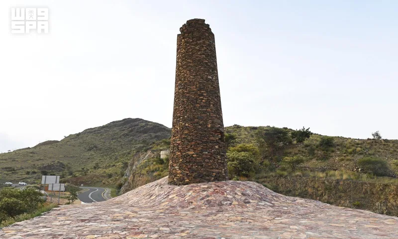 በአሲር የሚገኙት «ቀሰባት»፦ በጥንት ጊዜ ለጥበቃና ለስንቅ ማከማቻ ያገለገሉ ማማዎች