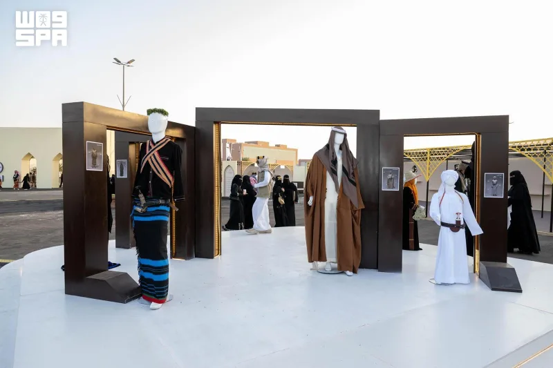من "المزند" العسيري إلى "الكرتة" المدينية.. أزياء المرأة السعودية التقليدية خريطة للهوية
