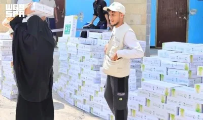 12 ألف كرتون تمر من مركز الملك سلمان للإغاثة لأسر محافظة تعز