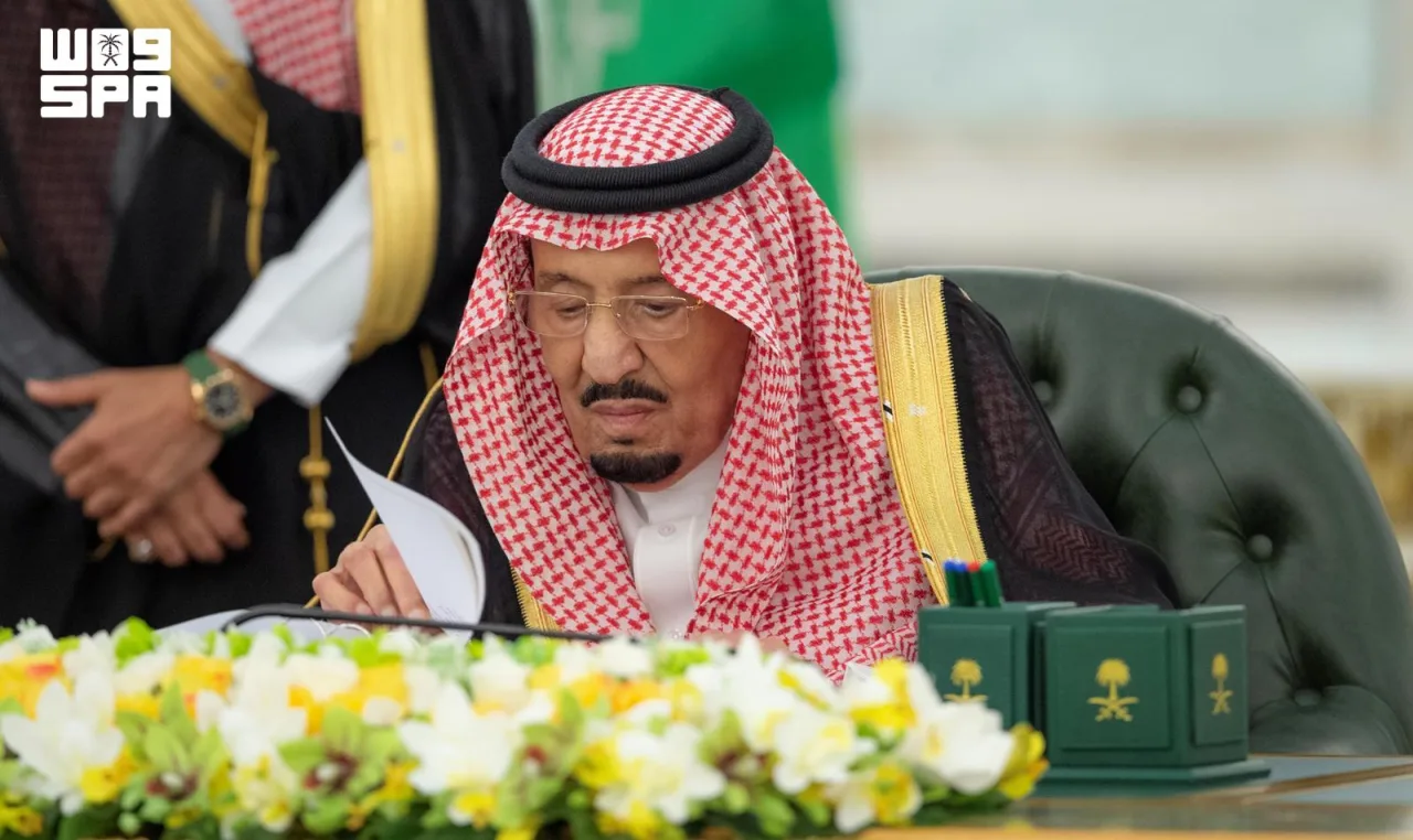 شورای وزیران به ریاست ملک سلمان: سفر ولیعهد به فرانسه پیوندهای راهبردی را محکمتر کرد