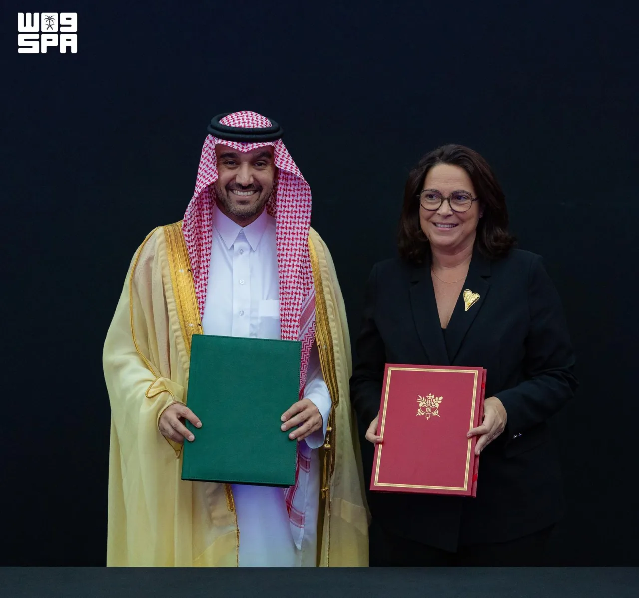 Sport : le Prince Abdulaziz bin Turki et Marina Ferrari signent un protocole de coopération à Paris