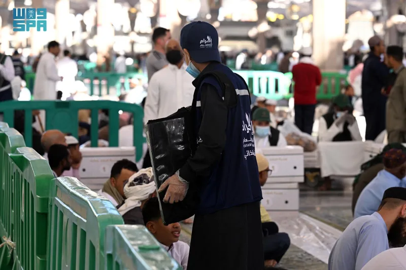 174,358 Surplus Iftar Meals Rescued at the Prophet's Mosque by 1,590 Volunteers
