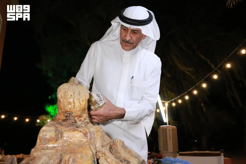 Al-Jouf : Mohammed Al-Salama sculpte les pierres de la région pour en raconter l’histoire