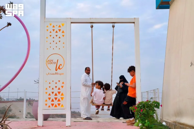 ‘Lady Cloud’ Lookout in Al-Mandaq Puts Tihama Plains at Visitors’ Feet