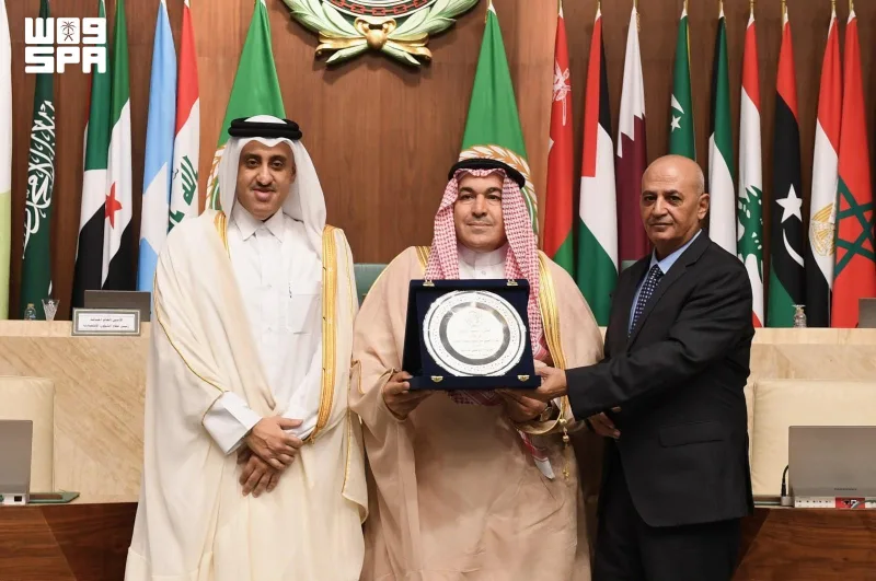 البرنامج الوطني للتشجير يفوز للمملكة بجائزة التميز البيئي العربي في إعادة تأهيل الأراضي