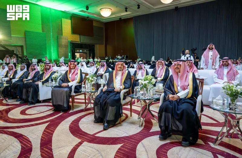 فيصل بن بندر يطلق "جائزة الممارسات القيمية" لجمعيات الأيتام في ملتقى "قيم تمكين الأيتام"