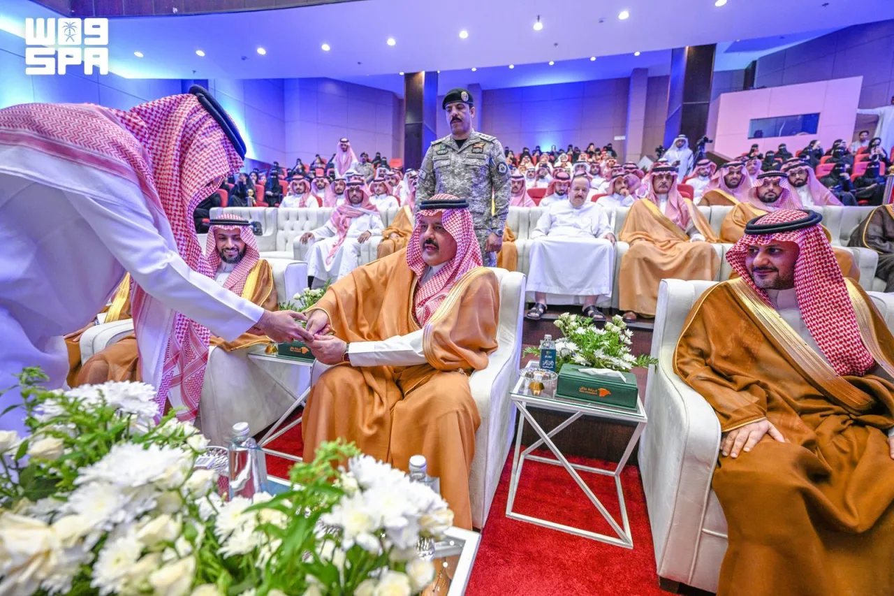 أمير حائل يدشن منصة «حاتم» للإرشاد الذكي في افتتاح الملتقى القانوني لقطاع الأعمال
