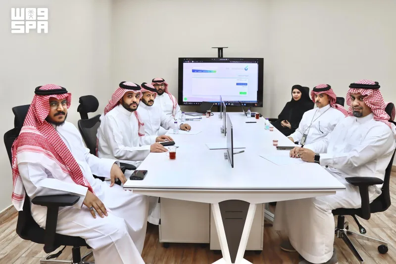 لقاء في غرفة تبوك مع بنك التنمية الاجتماعية لتوسيع دعم المنشآت الناشئة