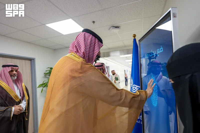Taif governor opens projects to expand cancer and blood disease care at King Abdulaziz hospital