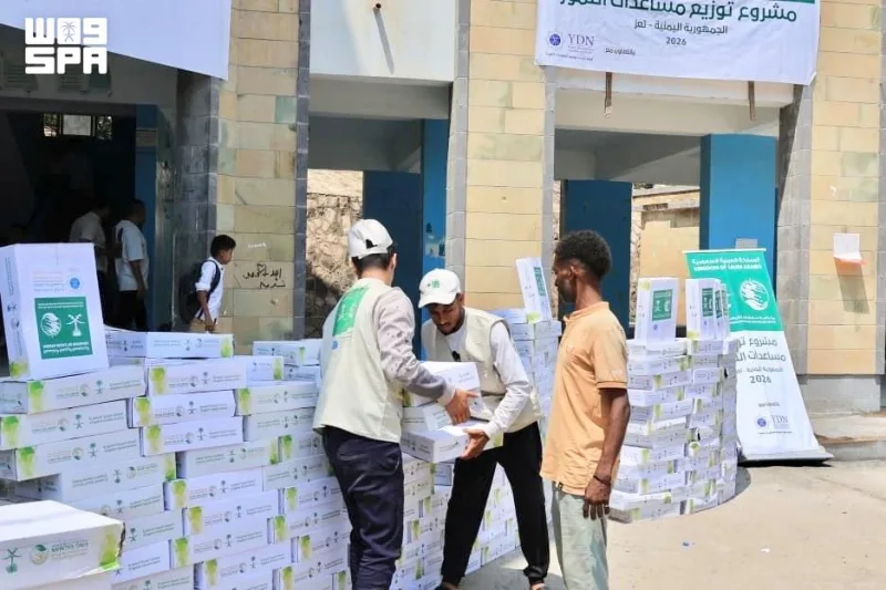 12 ألف كرتون تمر من مركز الملك سلمان للإغاثة لأسر محافظة تعز