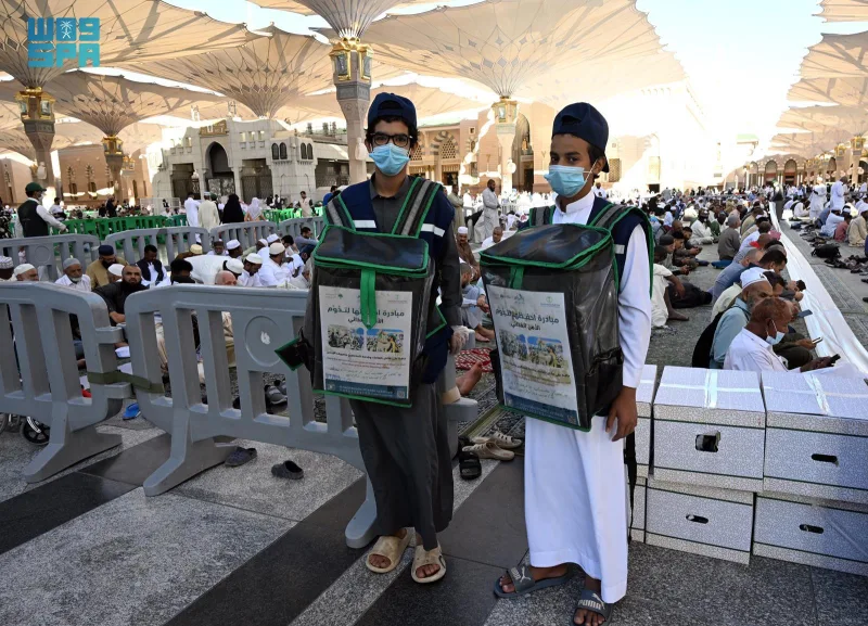174,358 Surplus Iftar Meals Rescued at the Prophet's Mosque by 1,590 Volunteers
