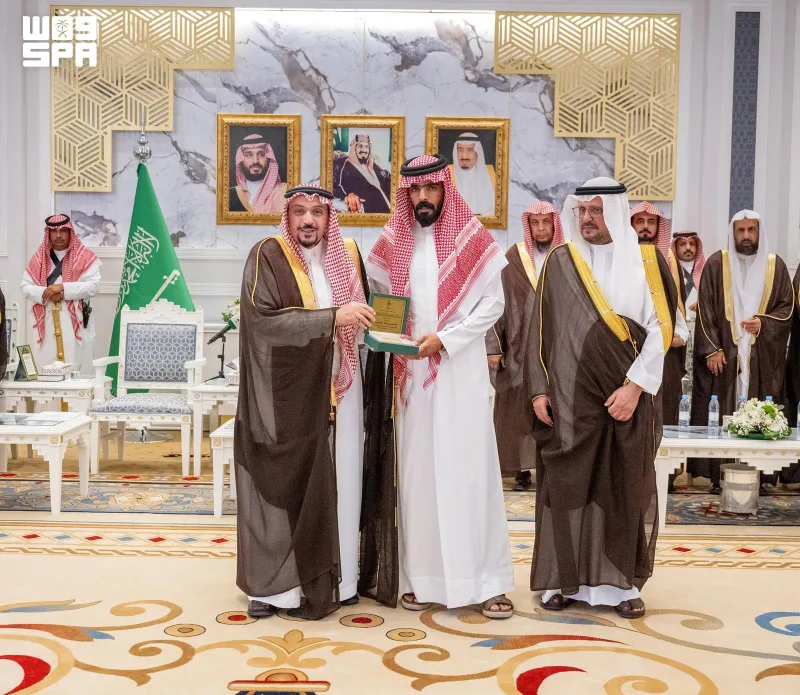 Qassim Governor Honors Father Whose Family Donated Their Child's Organs to Save Four Lives