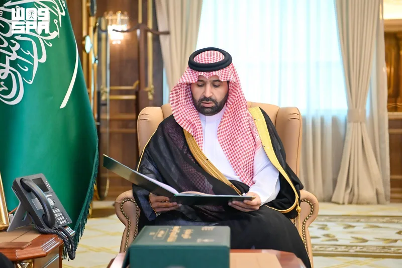 بمشاركة أكثر من 37 جهة.. أمير جازان يطلع على حصاد العام الأول لـ"قافلة التنمية الرقمية"