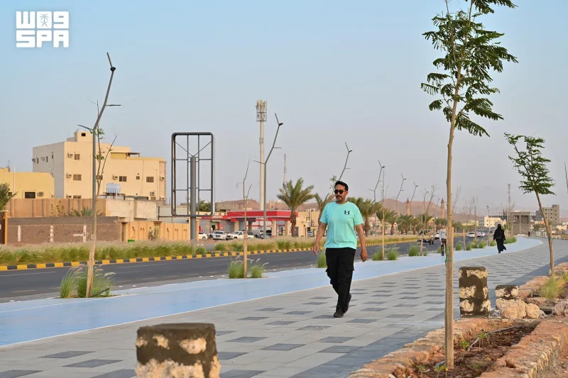 ممشى بطول 1500 متر ومسار للدراجات.. حقل تفتتح ممشى طريق الأمير فهد بن سلطان