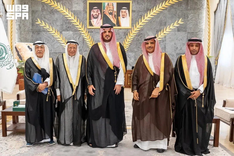 خطط لمسارات مشي جديدة في الطائف على طاولة الأمير فواز بن سلطان