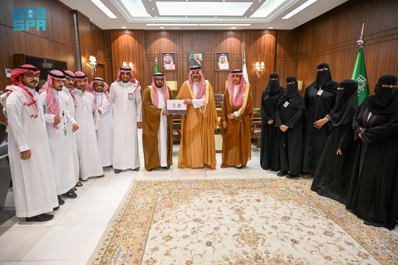 توظيف 8 من 41 مستفيدًا.. أمير حائل يطّلع على حصاد مبادرة "السعد"
