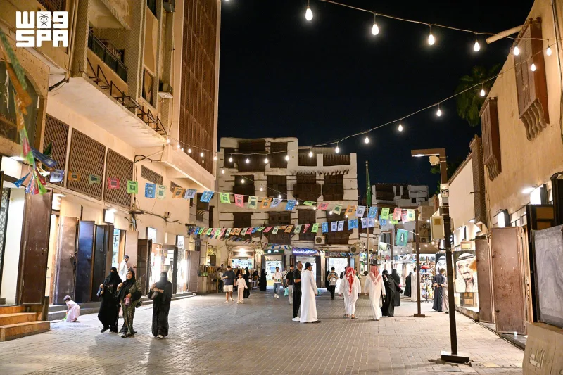 بين العود والتوابل والرواشين.. مشجعو "خليجي 27" يكتشفون أسواق جدة التاريخية