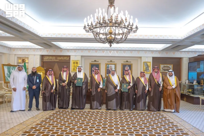 Qassim governor sponsors agreement to train and employ 500 Saudi nationals in construction