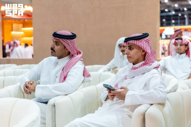 مجمع الملك سلمان يعرّف بمعجم مصطلحات الصقور ومداخله الـ277 في معرض الصقور والصيد