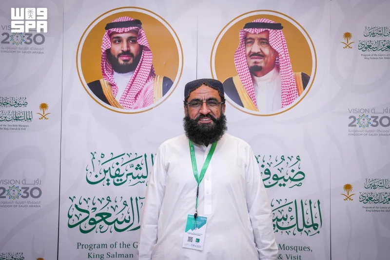 معتمرون من باكستان وطاجيكستان وبنغلاديش يروون انطباعاتهم عن استقبالهم في المدينة المنورة