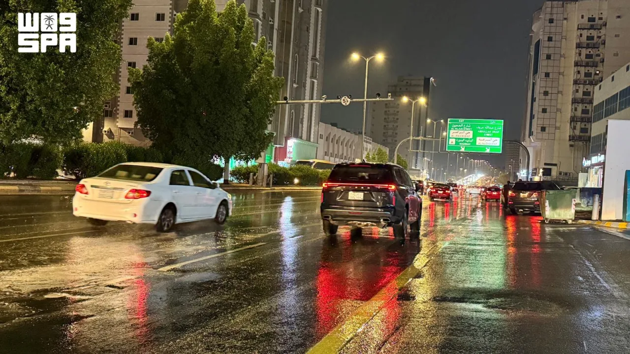 هشدار هواشناسی عربستان درباره بارش باران در مکه و الجموم تا ساعت ۹ شب