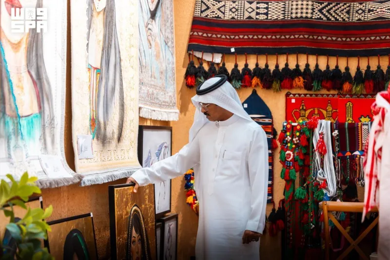 “Umm Al-Sadu” brings more than 60 years of weaving to the Saudi Falcons and Hunting Exhibition