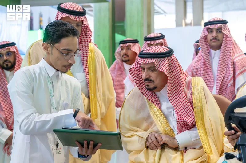 امیر ریاض به نمایندگی از ملک سلمان کنفرانس بینالمللی معلولیت را گشود و از برندگان جایزه پژوهشی تقدیر کرد