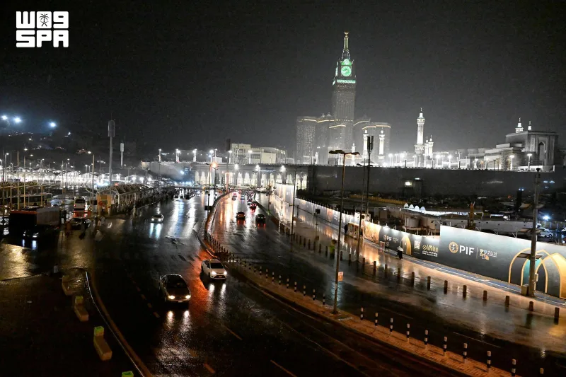 麦加和朱穆姆发布红色预警：强降雨、大风和山洪将持续至晚9时
