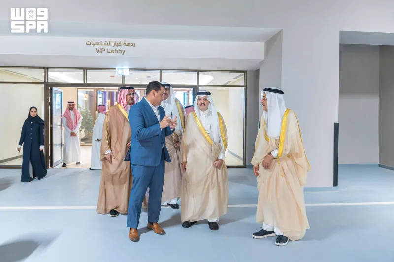 أمير الشرقية يتفقد ملعب أرامكو ويقف على جاهزيته للفعاليات الكبرى