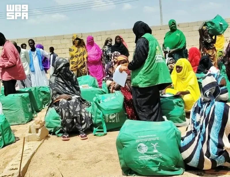 547 حقيبة إيوائية من مركز الملك سلمان للإغاثة لنازحين وأسر محتاجة في كسلا السودانية