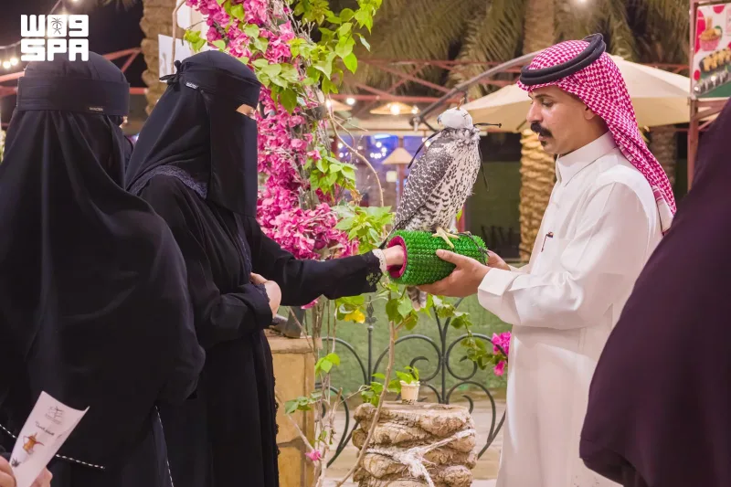 "حي التراث" في عنيزة يحتفي باليوم العالمي للتراث غير المادي بسبعة أركان
