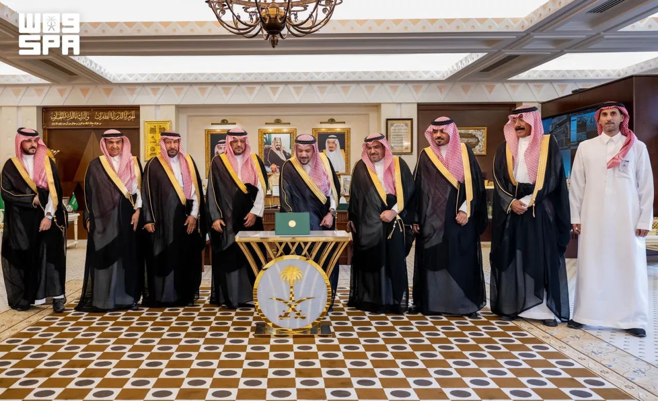 أمير القصيم يطلق منصة لتمكين المشاريع الخاصة المتعثرة وربط محطات الوقود بشركات تشغيل مؤهلة