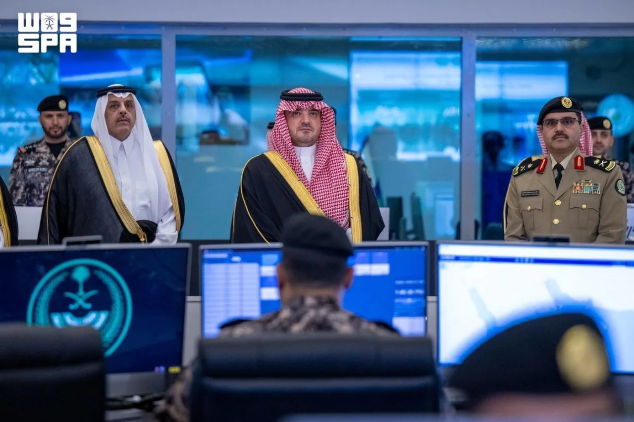 وزير الداخلية يدشّن مركز قيادة وتحكم بطائرات دون طيار ومركزًا للأمن السيبراني بقوات أمن المنشآت