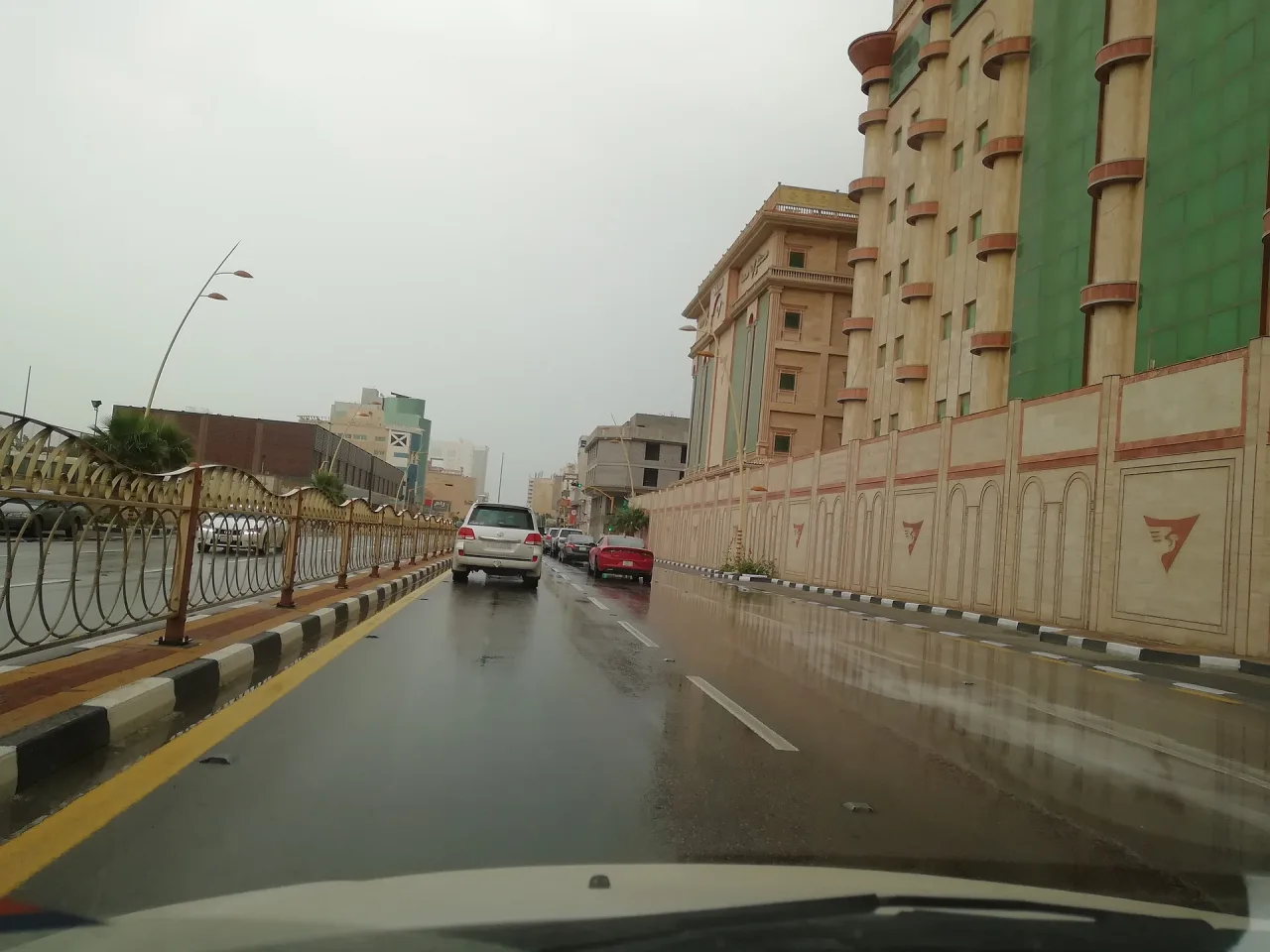 أمانة الشرقية تجهز 50 محطة تصريف وأكثر من 1200 حساس استعدادًا لموسم الأمطار