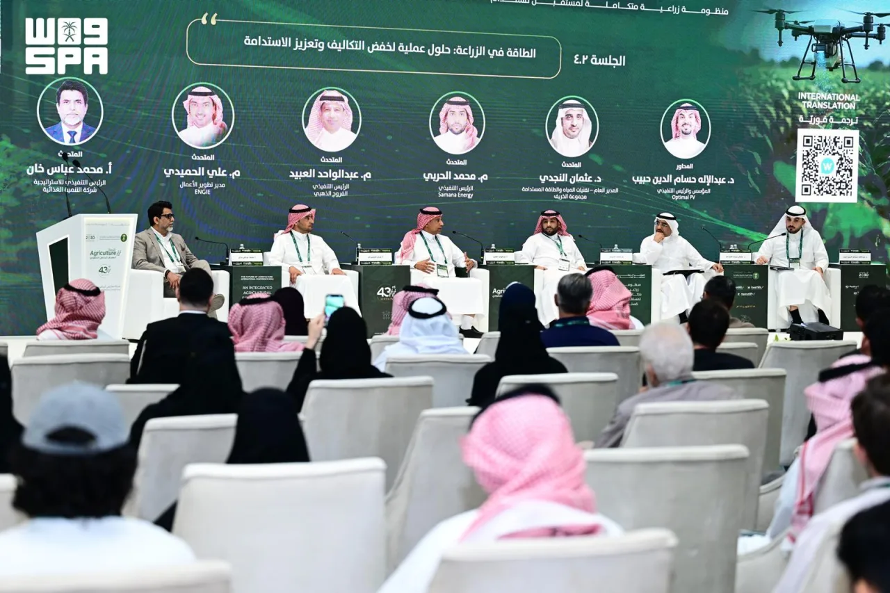 وزارة البيئة تحث المزارع خارج نطاق توسعة الشبكة الكهربائية على تقييم الطاقة الشمسية بديلًا للديزل