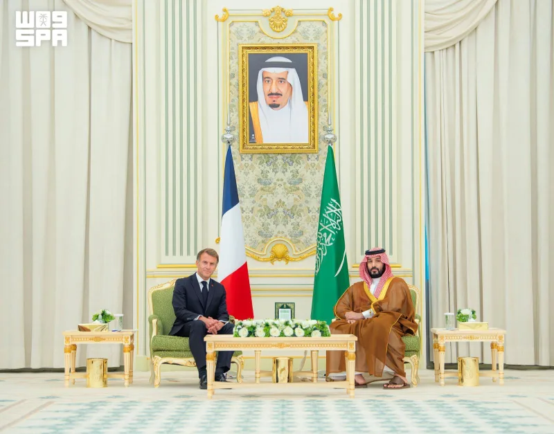 ولي العهد والرئيس الفرنسي ماكرون يبحثان في الرياض العلاقات الاستراتيجية والأوضاع الإقليمية